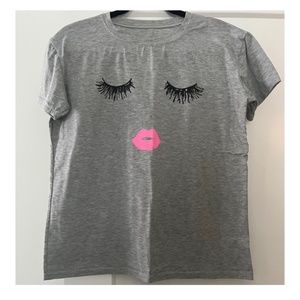 LASHES AND LIPS GRAPHIC TEE